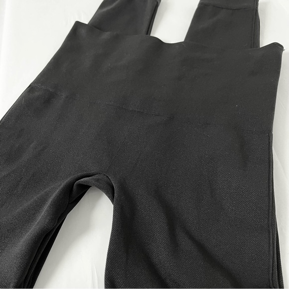 SPANX Look At Me Now Seamless Legging - Picture 6 of 7